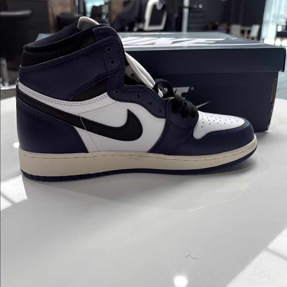 NEW Nike 7Y Air Jordan 1 Retro High OG Sneakers in Midnight Navy (WITH BOX)